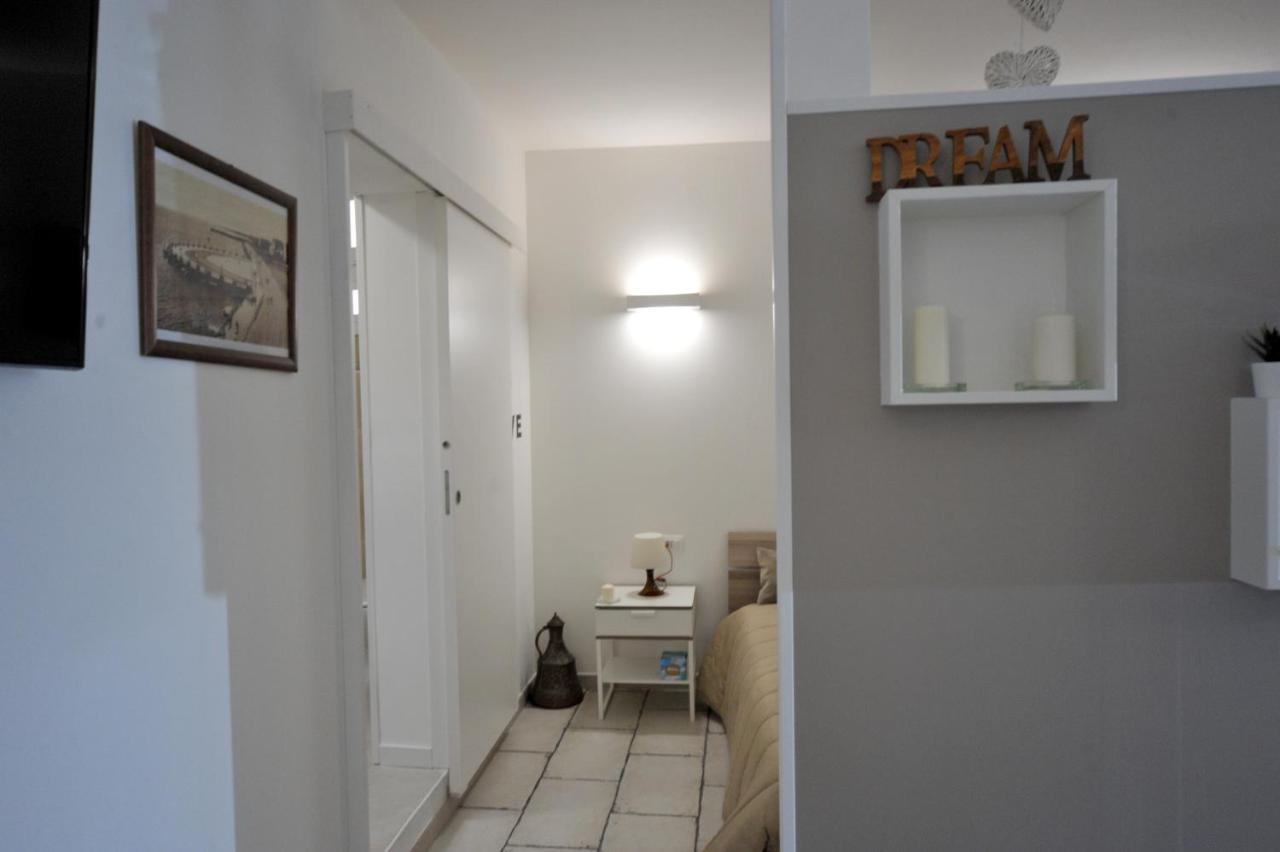 Pietra Bianca Appartment Bari Exterior photo